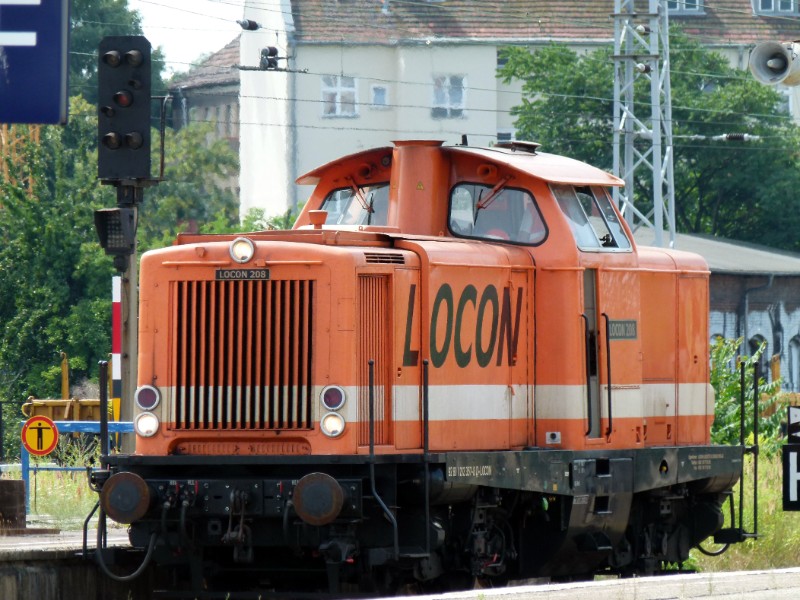 Locon 208 - 212 357-8.jpg